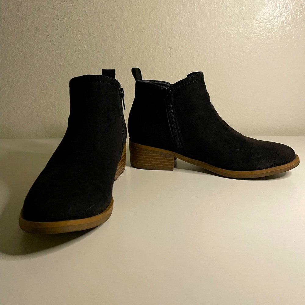 Time and Tru memory foam booties, in black - Picture 3 of 4
